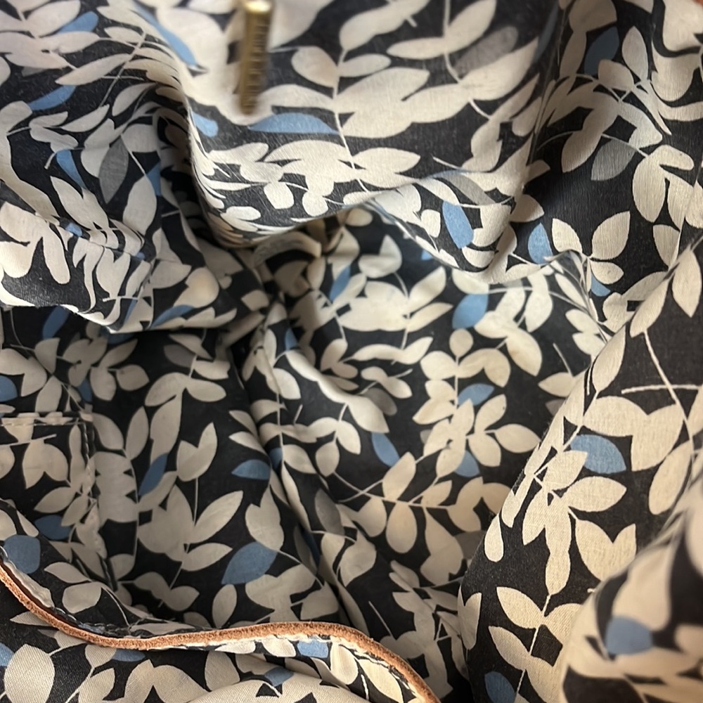 Mila & Louise Paris Shoulder Bag - Picture 7 of 8